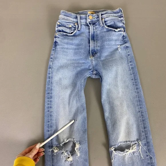 MOTHER High Waisted Rider Skimp Jeans Women's Size 25 Blue Distressed *Flaw Spot - Picture 13 of 16